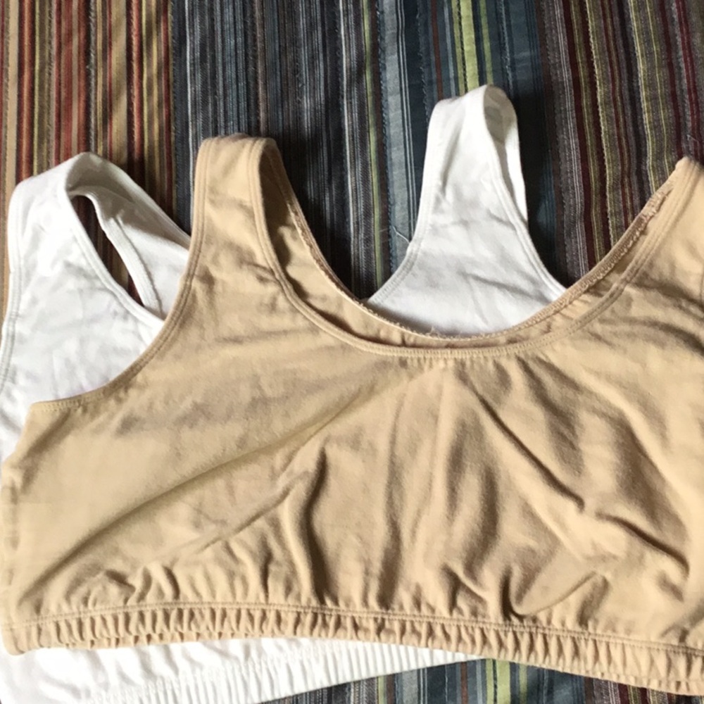BUNDLE OF TWO Sports bras, size 40